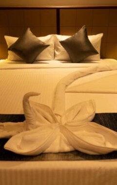 Hotel Cosmique Clarks Inn Suites Goa (Velha Goa, Indien)