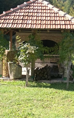 Koko talo/asunto Vikendica Kamenica Tajan (Zavidovići, Bosnia ja Herzegovina)