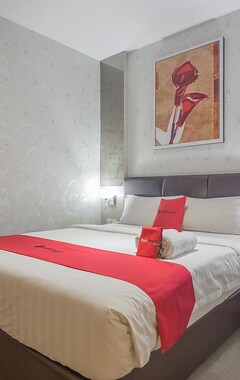Hotel RedDoorz Premium near Grand Batam Mall (Lubuk Baja, Indonesien)