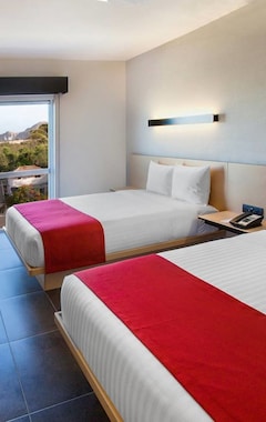 Hotel City Express Suites Cabo San Lucas (Cabo San Lucas, Mexico)