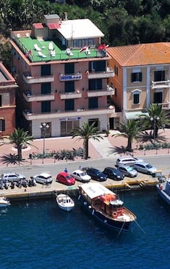 Hotelli Belmare (Porto Azzurro, Italia)