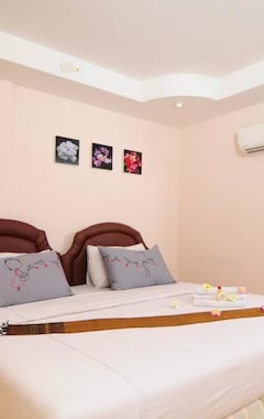 Hotel Bed By Tha-Pra And Apartment (Bangkok, Tailandia)