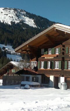 Hotelli Chalet-Hotel Alpenblick Wildstrubel (St. Stephan, Sveitsi)