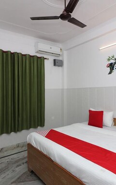 Hotel OYO 14185 Laxmi Yellow Guest House (Rishikesh, India)