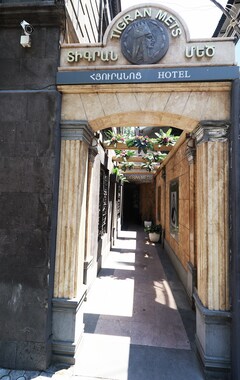 Hotel Tigran Mets (Ereván, Armenia)