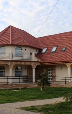 Pensión Menyecskeház (Tiszakanyár, Hungría)