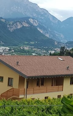 Hotelli Agriturismo Al Maniero (Trento, Italia)