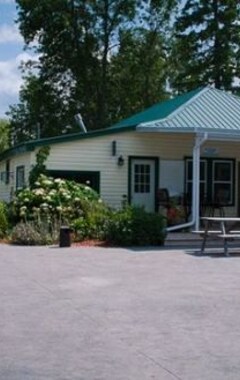 Great Blue Resorts Woodland Estate (Campbellford, Canada)