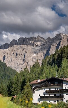 Hotel monte44 (Wolkenstein, Italia)