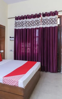 Hotelli OYO 61138 Hotel Kamal Palace (Yamunanagar, Intia)