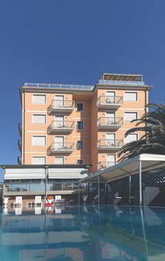Hotel Bixio (Lido di Camaiore, Italien)