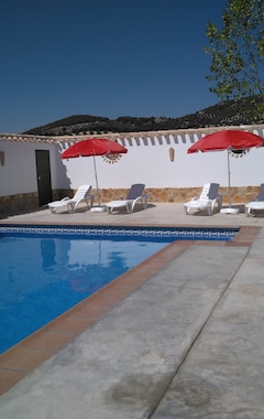 Casa rural Cortijo rural con piscina privada en pleno corazón de La Subbética Cordobesa (Priego de Córdoba, España)