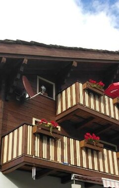 Koko talo/asunto Chalet Adler (Grächen, Sveitsi)