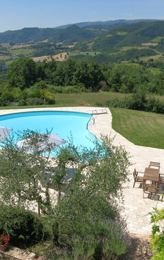Hotelli Country House Serre di Parrano (Nocera Umbra, Italia)