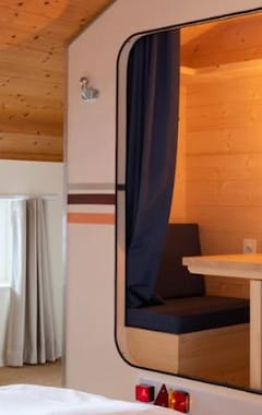 Hotel Peanut Mountain Lodge & Le Communal (Villars-sur-Ollon, Schweiz)