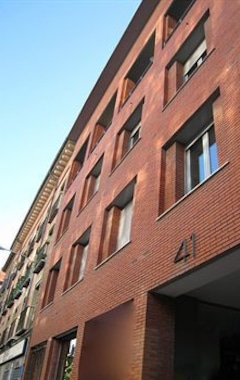 Hotelli Km1 San Bernardo Apartments (Madrid, Espanja)