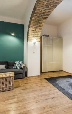 Hele huset/lejligheden Rustic Apartment With Free Parking (Budapest, Ungarn)