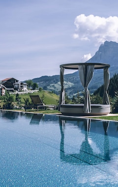 Hotelli Hotel Cristallo - Wellness Mountain Living (La Villa, Italia)
