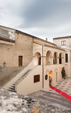 Hotelli Castello Di Altomonte (Altomonte, Italia)