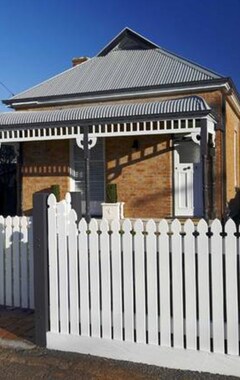 Koko talo/asunto Prince Street Cottage - 1890'S Edwardian Gem (Orange, Australia)