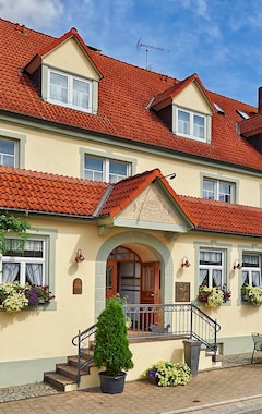 Hotel Zum Loewenbraeu (Adelsdorf, Tyskland)