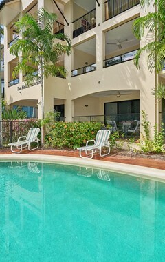 Hotel Mediterranean Beachfront Apartments (Cairns, Australia)