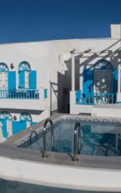 Hotel Vallas Apartments & Villas (Firostefani, Grækenland)