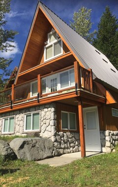 Hele huset/lejligheden True Ski-In/Ski-Out Cabin At Burfield Heights (Sun Peaks, Canada)