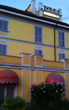 Hotelli La Cupola (Novara, Italia)