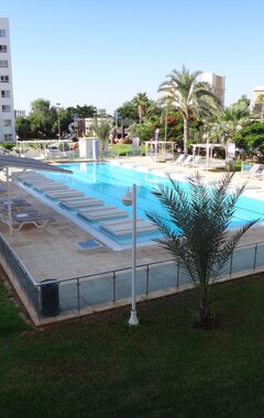 Hotelli Caesar Resort Studio (Ayios Seryios, Kypros)