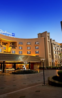 Hotel Radisson Blu Plaza Delhi Airport (Delhi, India)