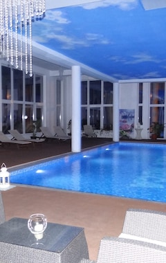 Hotel Vila Roca (Huedin, Rumanía)