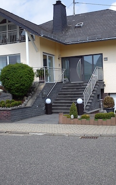 Lejlighedshotel Ferienwohnung Schmitz (Anschau, Tyskland)