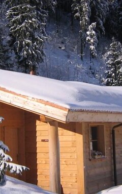Hüttenhotel Husky Lodge (Muotathal, Suiza)