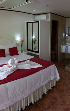 Copacabana Hotel & Suites (Jacó, Costa Rica)