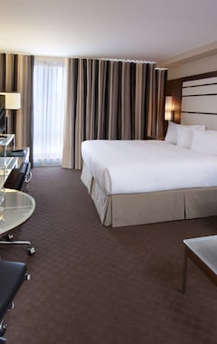 Hotel Le Cantlie Suites (Montreal, Canada)