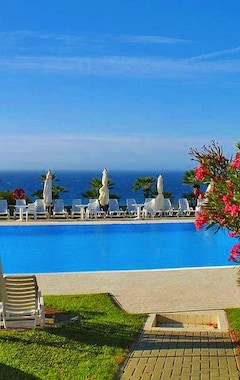 Hele huset/lejligheden House Of Daisies 1 & 2 (Pool Equipped With Beautiful Sea View) (San Lorenzo al Mare, Italien)