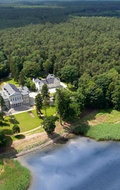 Hotelli Manowce Palace - Luxury Exclusive Holiday Villa Near The Baltic Sea, Poland (Nowe Warpno, Puola)