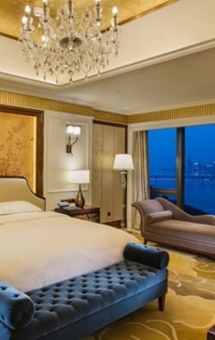 Hotel Hilton Wuhan Riverside (Wuhan, China)