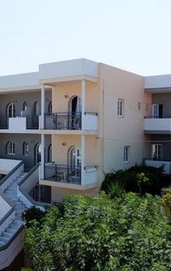 Manias Hotel Apartments (Agia Marina, Grækenland)