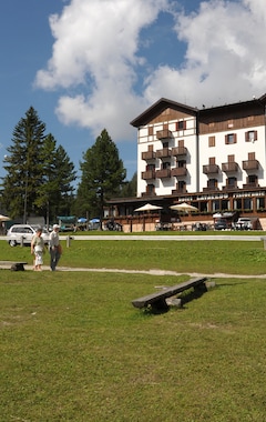 Hotel Lavaredo (Misurina, Italien)