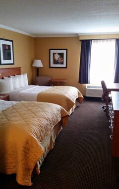 Clarion Hotel & Suites Riverfront (Oswego, USA)