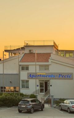 Huoneistohotelli Aparthotel Pecic (Gradac, Kroatia)