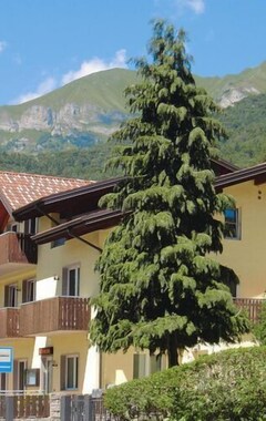 Hotelli Residence Palafitte (Ledro, Italia)