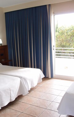 Hotel Abril (San Juan de Alicante, España)