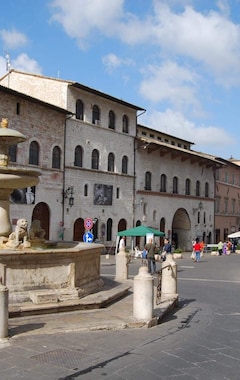 Hotelli Albergo La Rocca (Assisi, Italia)