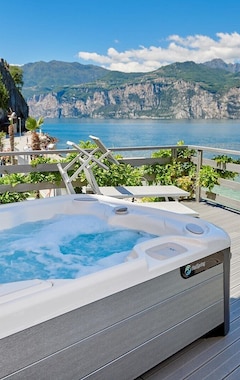 Castello Lake Front Hotel (Malcesine, Italien)