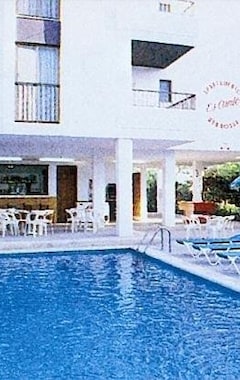 Hotelli Apartamentos Es Cantó (Playa d'en Bossa, Espanja)