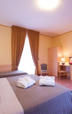 Hotelli La Collina Hotel & Spa (Oliveto Citra, Italia)