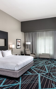 Holiday Inn Express & Suites Charlotte Airport, an IHG Hotel (Charlotte, USA)